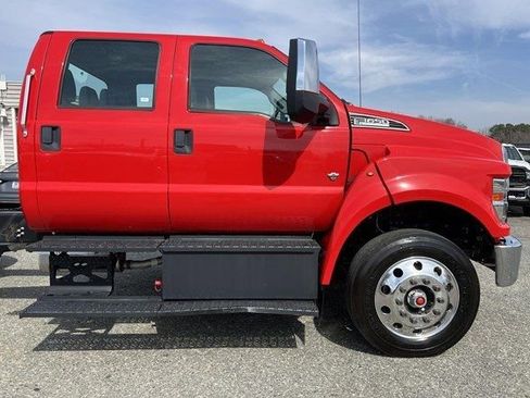 Used 2021 Ford F650 2WD Crew Cab Super Duty image 21