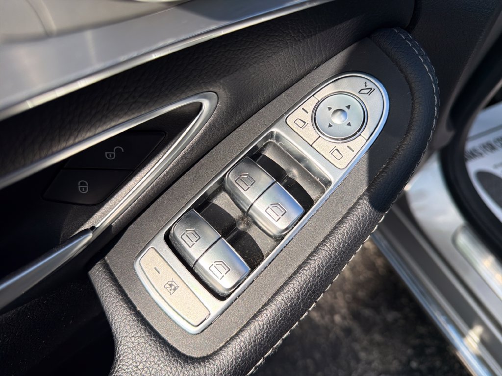 Used 2019 Mercedes-Benz C 300 4MATIC Sedan image 13