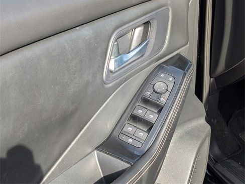 Used 2024 Nissan Rogue SV image 19