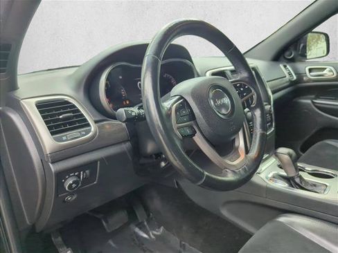 Used 2018 Jeep Grand Cherokee Altitude AWD/4WD image 16