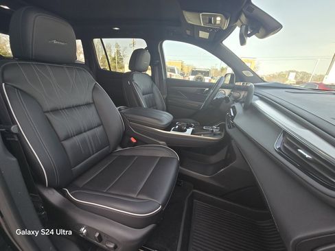 Used 2025 Buick Enclave Avenir w/ Trailering Package, 5000 lbs. image 35