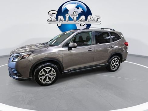 Used 2022 Subaru Forester Premium w/ Popular Package #3 image 4
