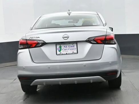 Used 2025 Nissan Versa SV FWD image 8