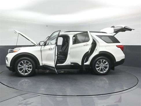 Certified 2021 Ford Explorer XLT w/ Equipment Group 202A image 57