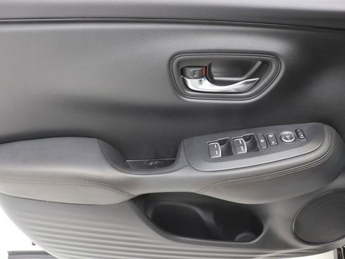 Used 2023 Honda HR-V EX-L image 14