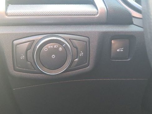 Used 2020 Ford Fusion SE image 23