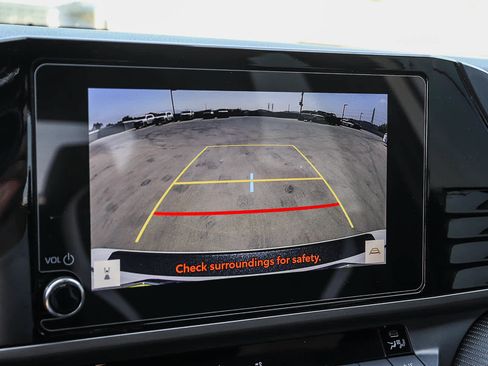 Used 2025 Toyota Camry SE FWD image 22