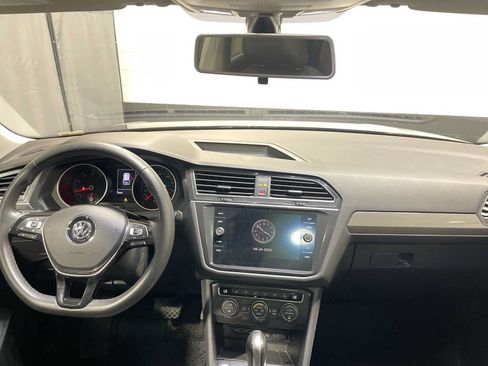 Used 2020 Volkswagen Tiguan SE w/ Panoramic Sunroof Package AWD/4WD image 10
