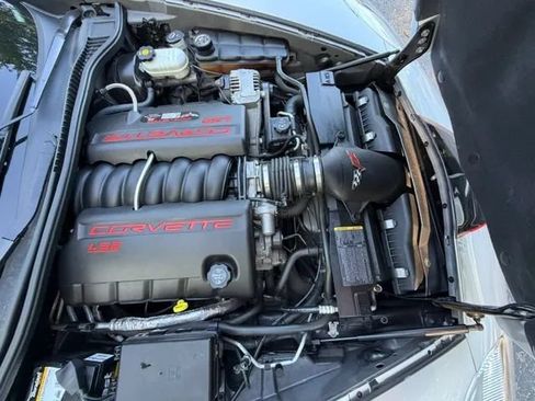 Used 2005 Chevrolet Corvette Coupe w/ Preferred Equipment Group RWD image 31