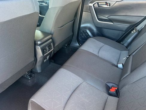 Used 2025 Toyota RAV4 XLE AWD/4WD image 14