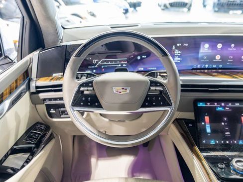 Used 2025 Cadillac Escalade Sport Platinum w/ LPO, Floor Liner Package image 30