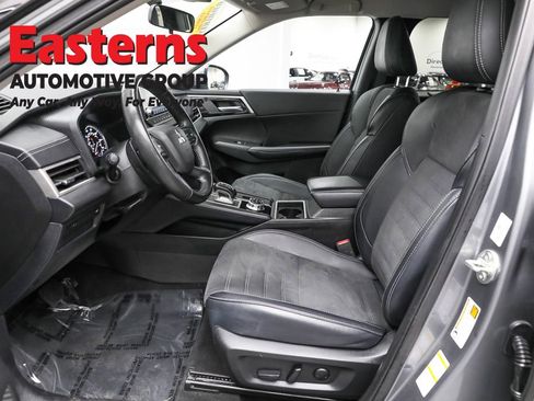 Used 2024 Mitsubishi Outlander SE image 14