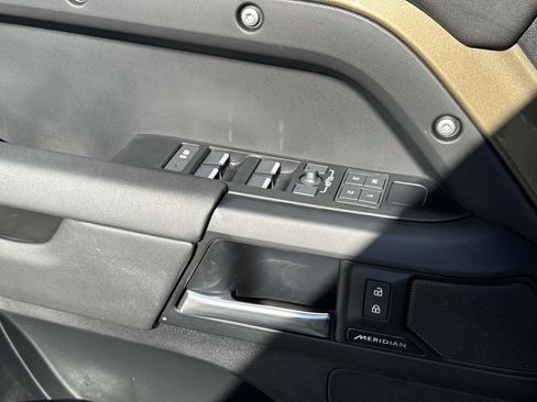 Certified 2025 Land Rover Defender 110 S image 19