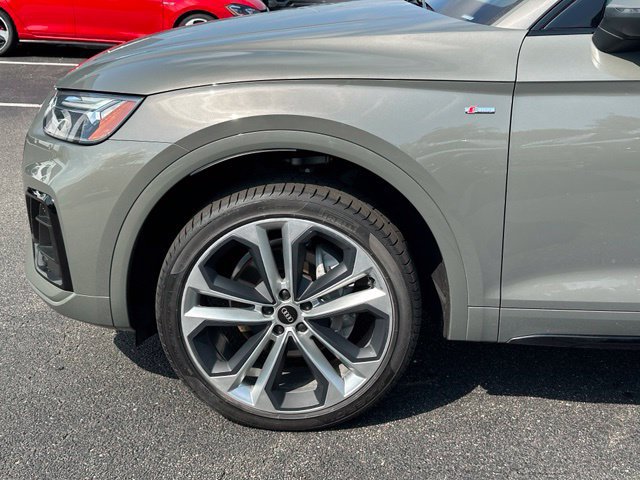 Used 2023 Audi Q5 2.0T Premium Plus w/ Premium Plus Package AWD/4WD image 7