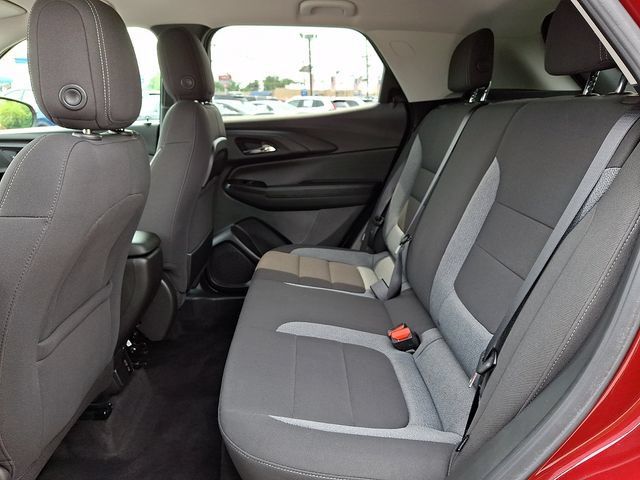 Used 2022 Chevrolet TrailBlazer LT w/ Convenience Package FWD image 10