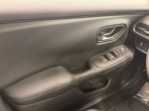 Certified 2024 Honda HR-V EX-L image 32