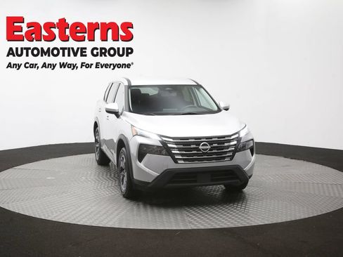 Used 2024 Nissan Rogue SV FWD image 50