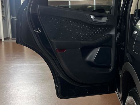 Used 2020 Ford Escape SE image 29