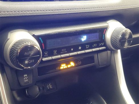 Used 2025 Toyota RAV4 LE image 8