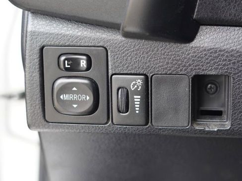 Used 2019 Toyota Corolla SE w/ Carpet Mat Package (TMS) FWD image 16