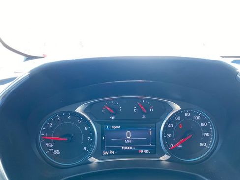 Used 2020 Chevrolet Equinox LT w/ Driver Convenience Package FWD image 24