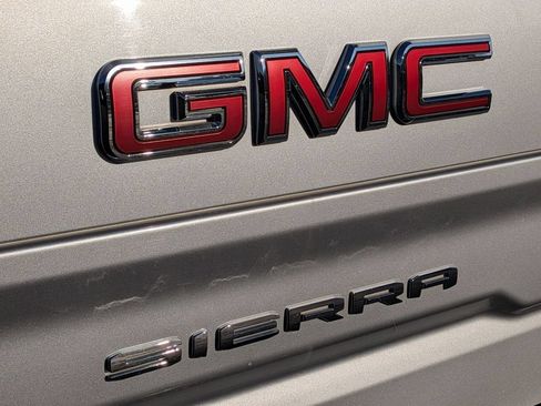 Used 2021 GMC Sierra 1500 SLT w/ SLT Convenience Package AWD/4WD image 9