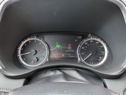 Used 2023 Toyota Highlander XLE image 15