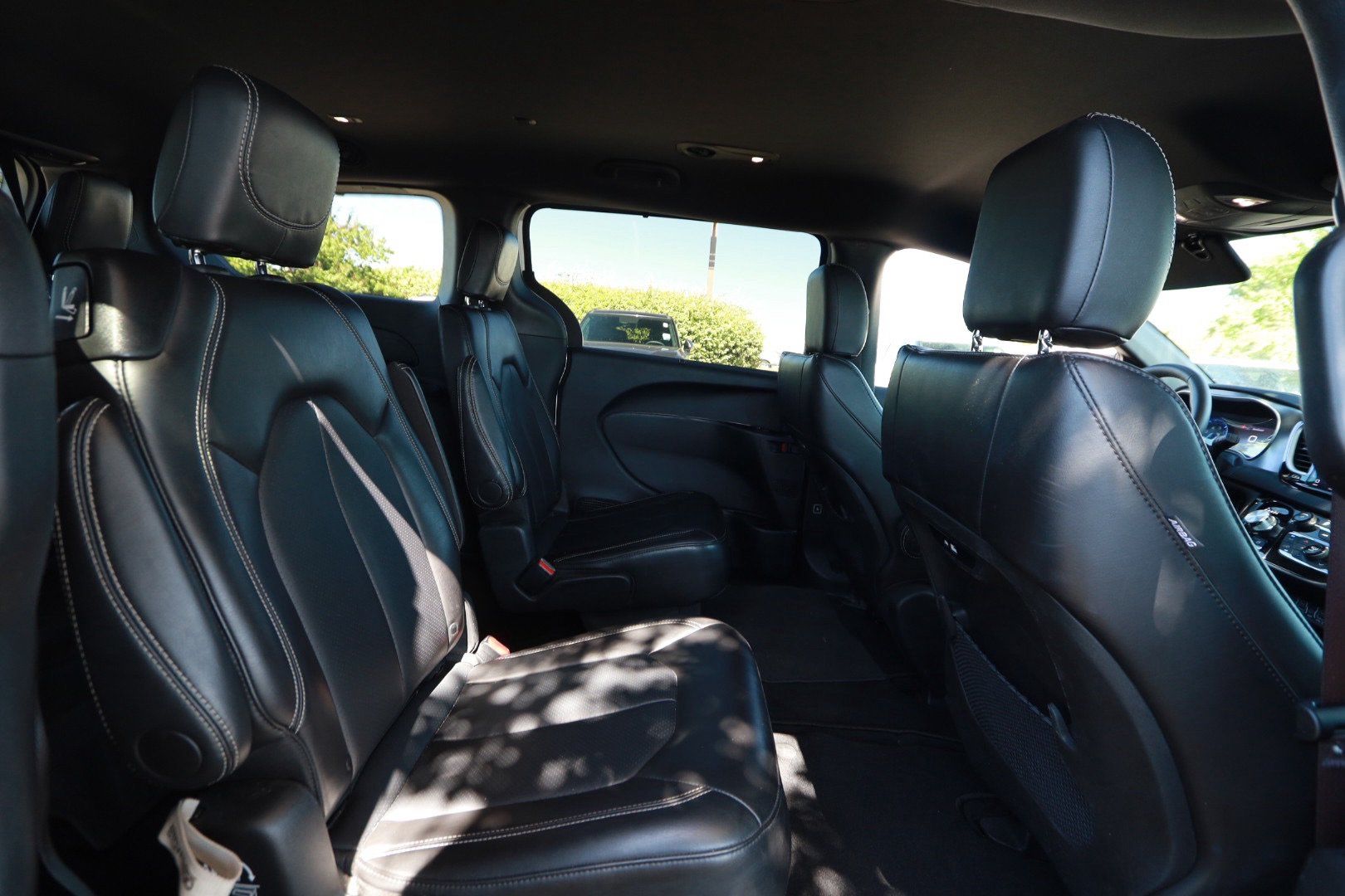 Used 2025 Chrysler Pacifica Select FWD image 26