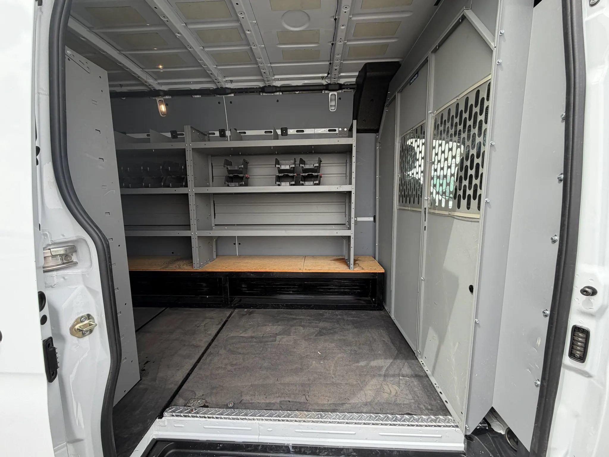 Used 2024 Mercedes-Benz Sprinter 2500 w/ Acoustic Package image 15