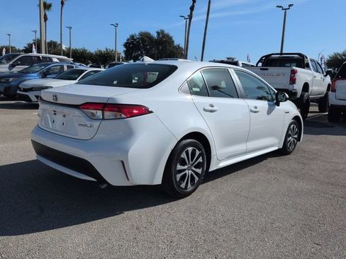 Used 2020 Toyota Corolla LE FWD image 4
