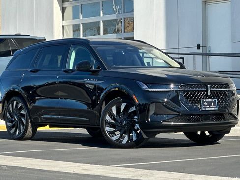 New 2026 Lincoln Nautilus Reserve w/ Jet Appearance Package image 1