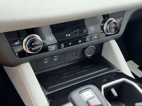 New 2025 Mitsubishi Outlander SE FWD image 30