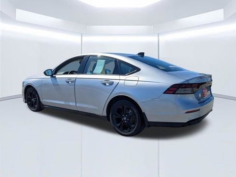 Used 2025 Honda Accord SE image 6