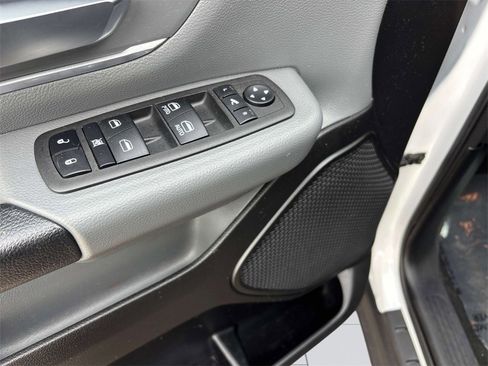 Used 2023 RAM 1500 Big Horn image 15