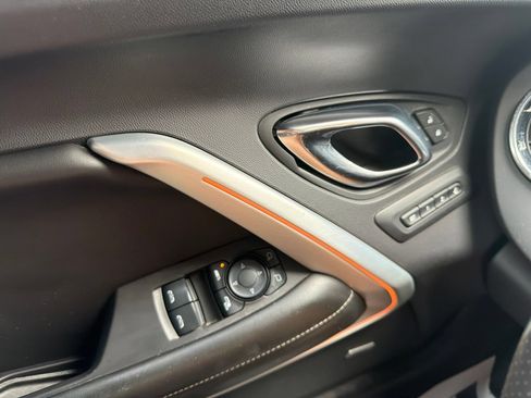 Used 2016 Chevrolet Camaro LT RWD image 7