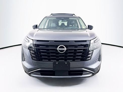 New 2026 Nissan Pathfinder Platinum image 2