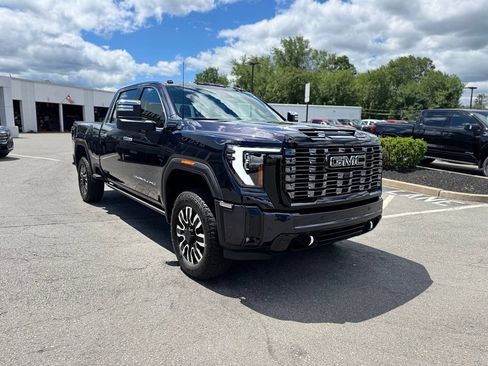 Used 2025 GMC Sierra 2500 Denali Ultimate AWD/4WD image 8