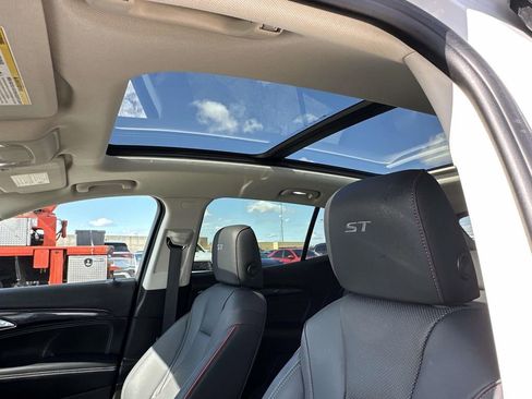 Used 2023 Buick Envision Essence w/ Sport Touring Package image 23