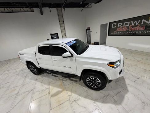 Used 2020 Toyota Tacoma TRD Sport w/ Technology Package RWD image 5