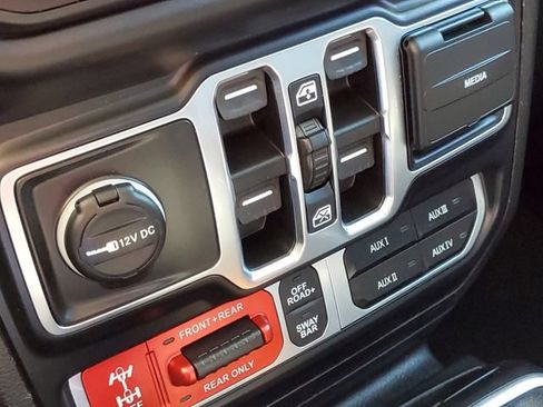 Used 2020 Jeep Gladiator Rubicon AWD/4WD image 26