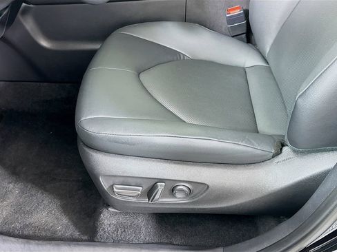 Certified 2025 Toyota Grand Highlander AWD image 19