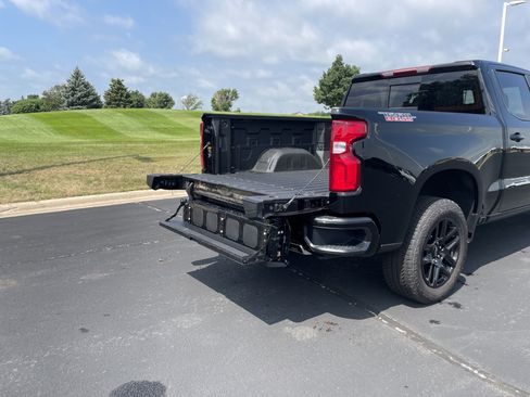 Used 2026 Chevrolet Silverado 1500 LT Trail Boss w/ LT Trail Boss Premium Package AWD/4WD image 31