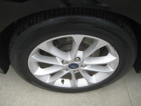 Used 2020 Ford Fusion SE FWD image 9
