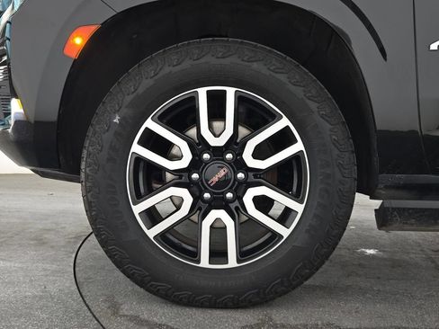 Used 2023 GMC Yukon XL AT4 w/ AT4 Premium Package AWD/4WD image 39