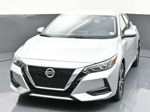 Used 2022 Nissan Sentra SV image 3