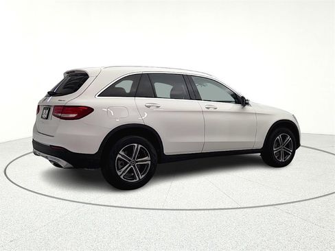Used 2019 Mercedes-Benz GLC 300 4MATIC w/ Premium Package image 8