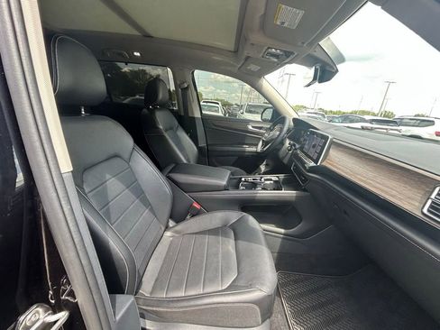 Used 2024 Volkswagen Atlas SEL AWD/4WD image 35