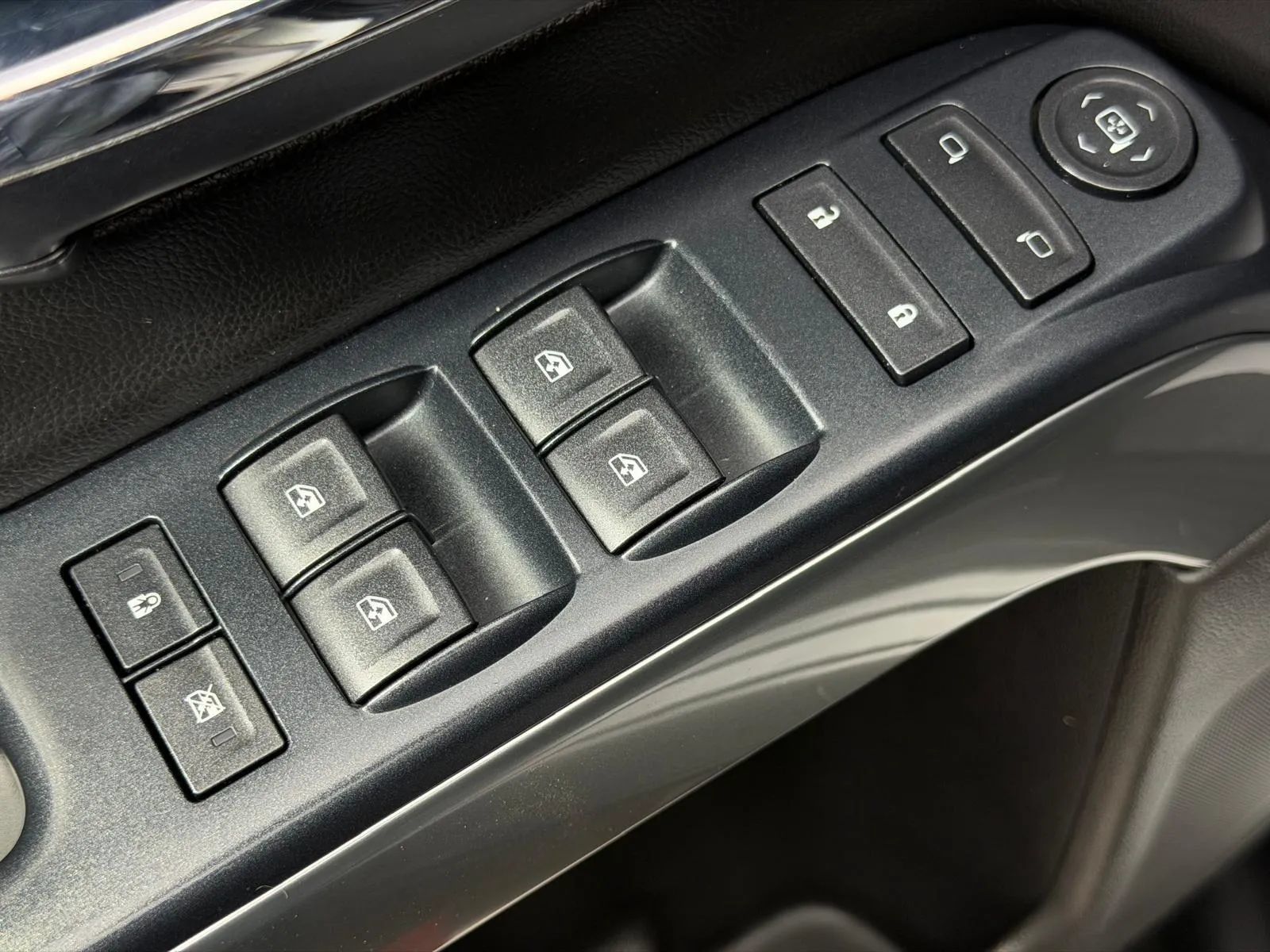 Used 2014 Chevrolet Silverado 1500 LT AWD/4WD image 24