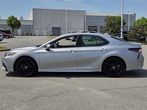 Used 2024 Toyota Camry XSE FWD image 2