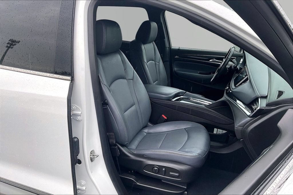 Used 2023 Buick Enclave Essence FWD image 32